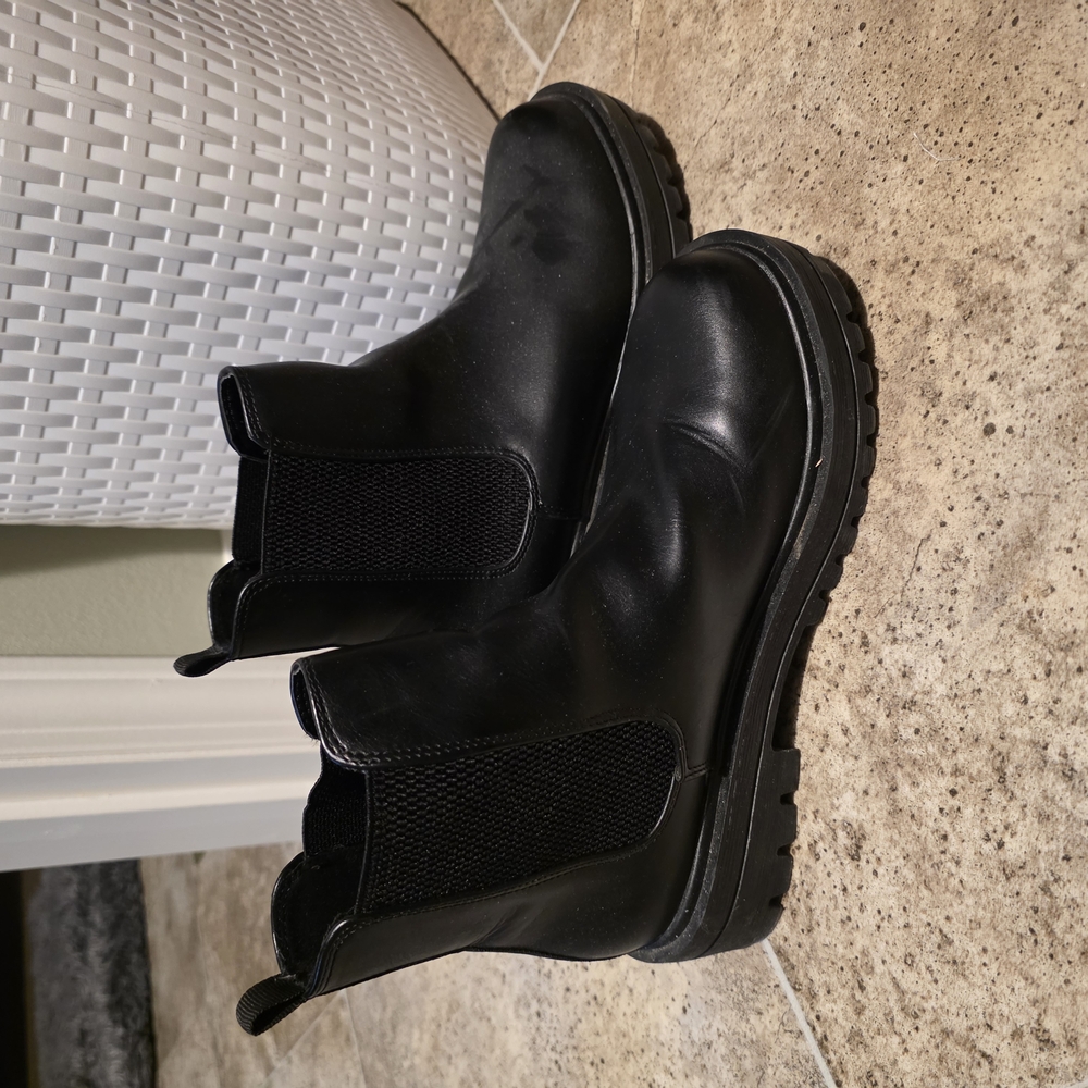 Black Chelsea Boots